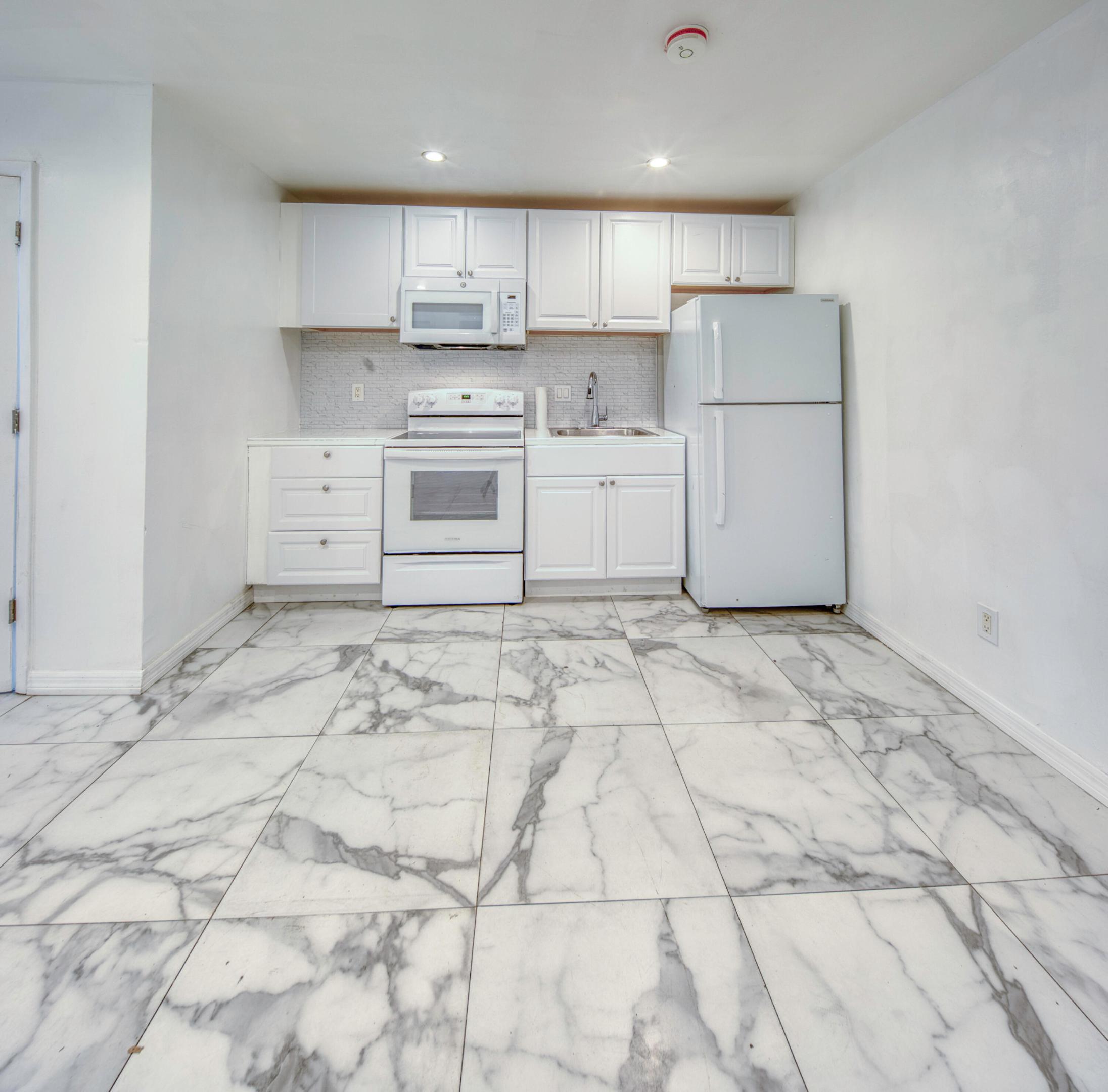 LAKE WORTH TOWN OF - Residential Lease