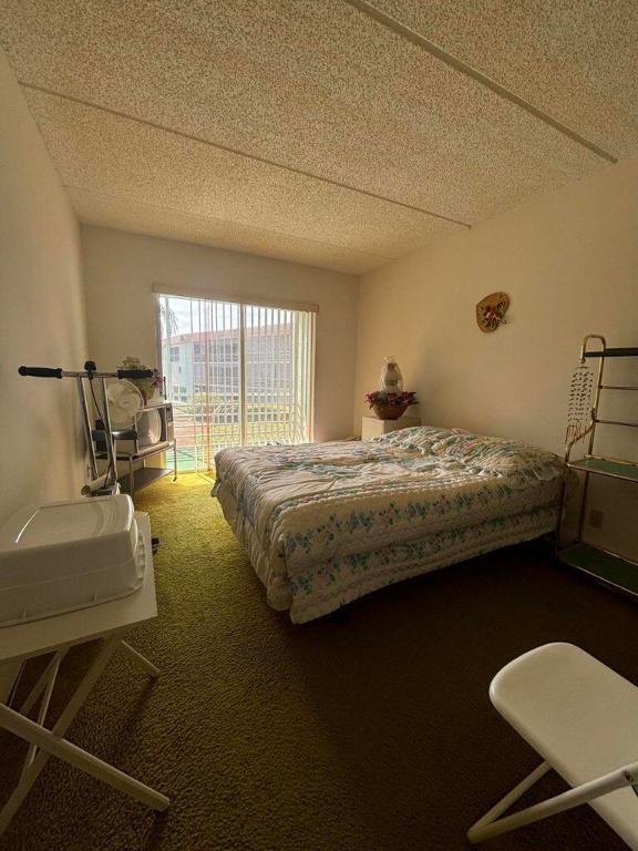 REGAL PALMS TRAFALGAR COND - Residential