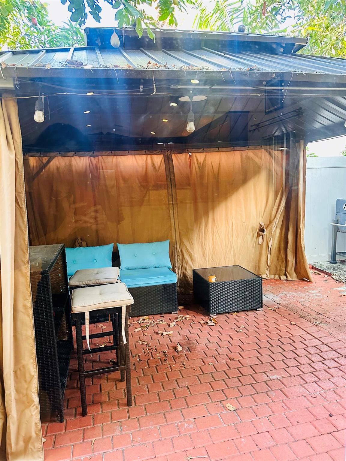 NAUTICA ISLES 3 - Residential Lease