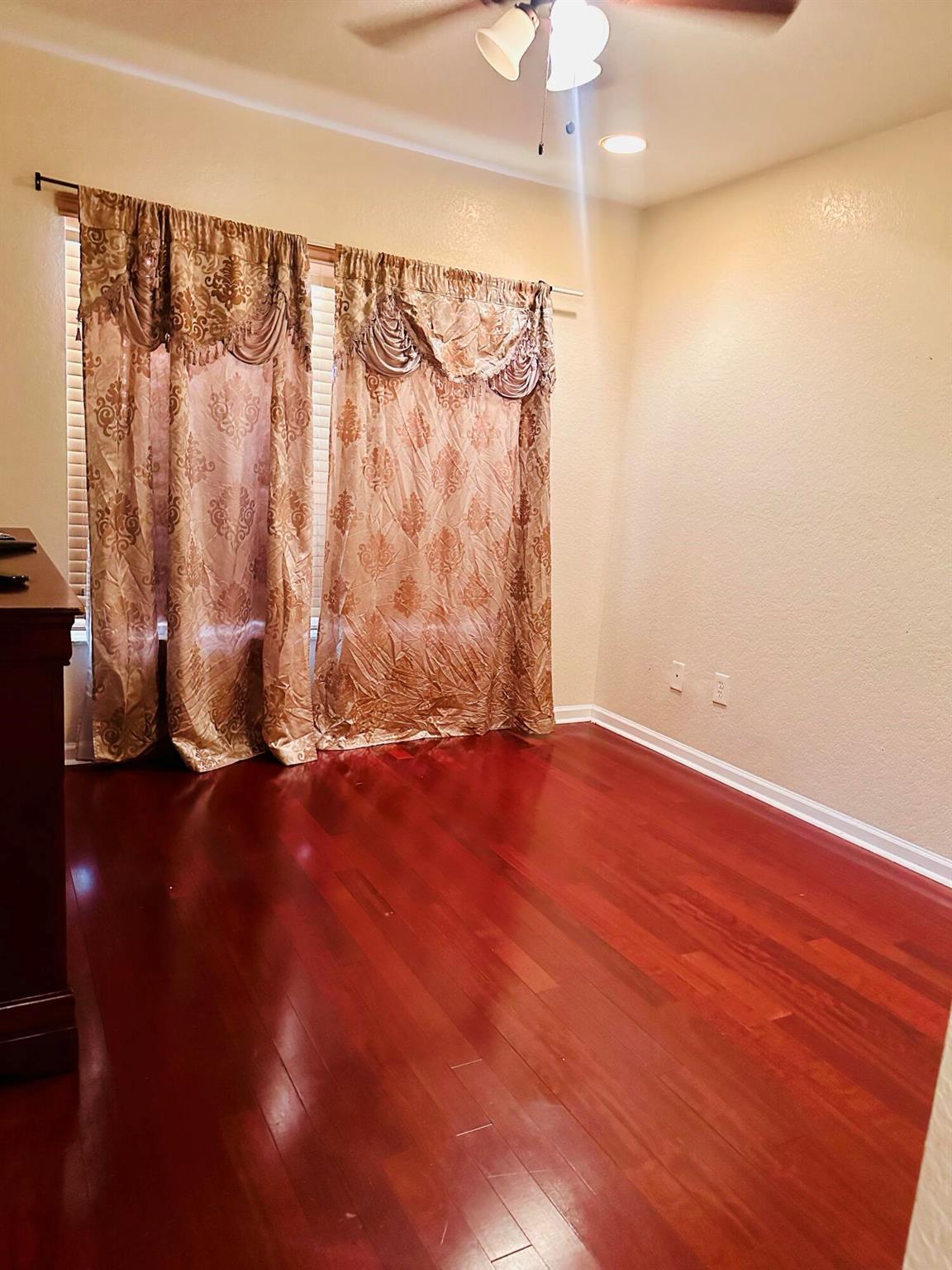 NAUTICA ISLES 3 - Residential Lease