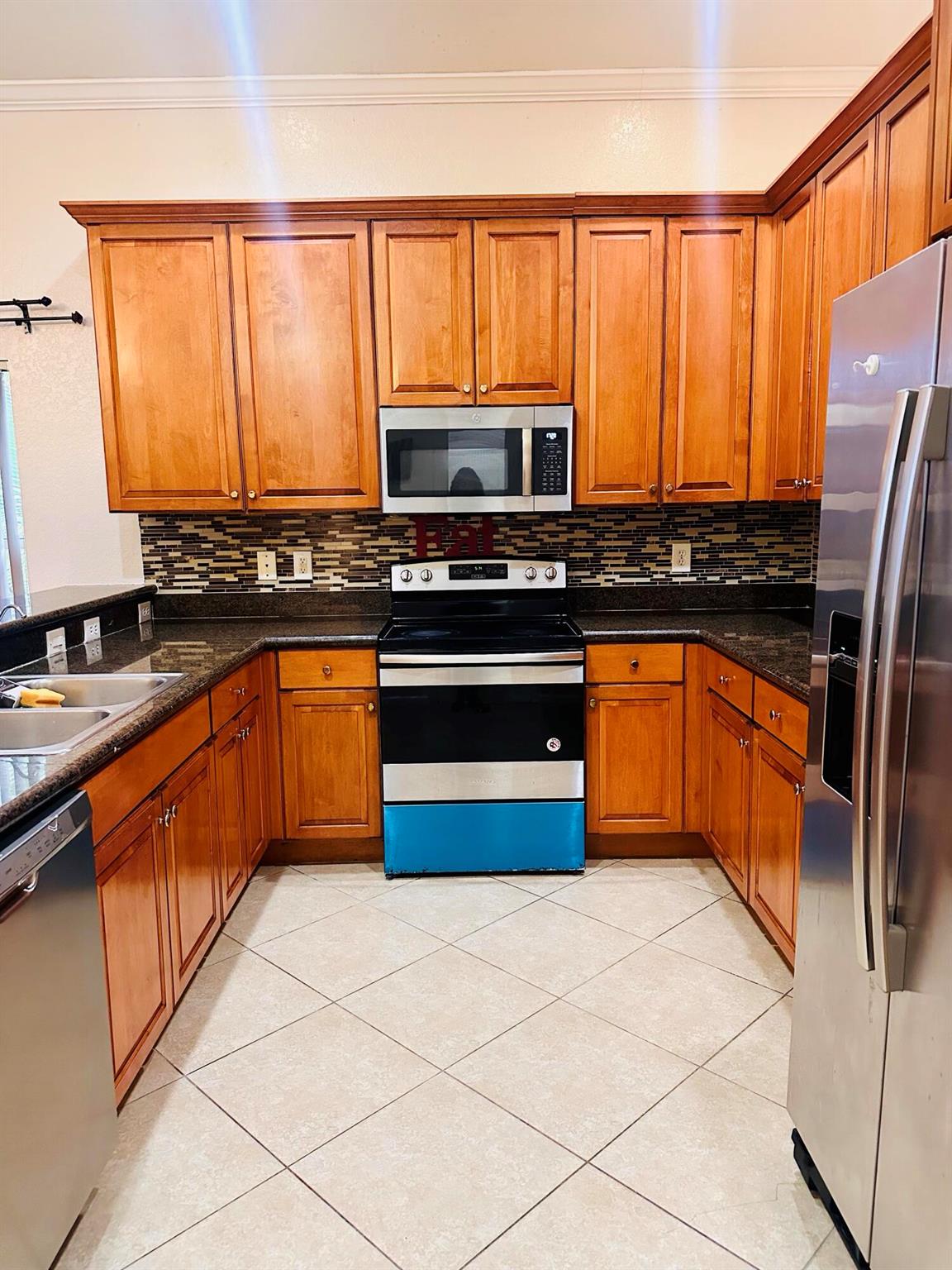 NAUTICA ISLES 3 - Residential Lease