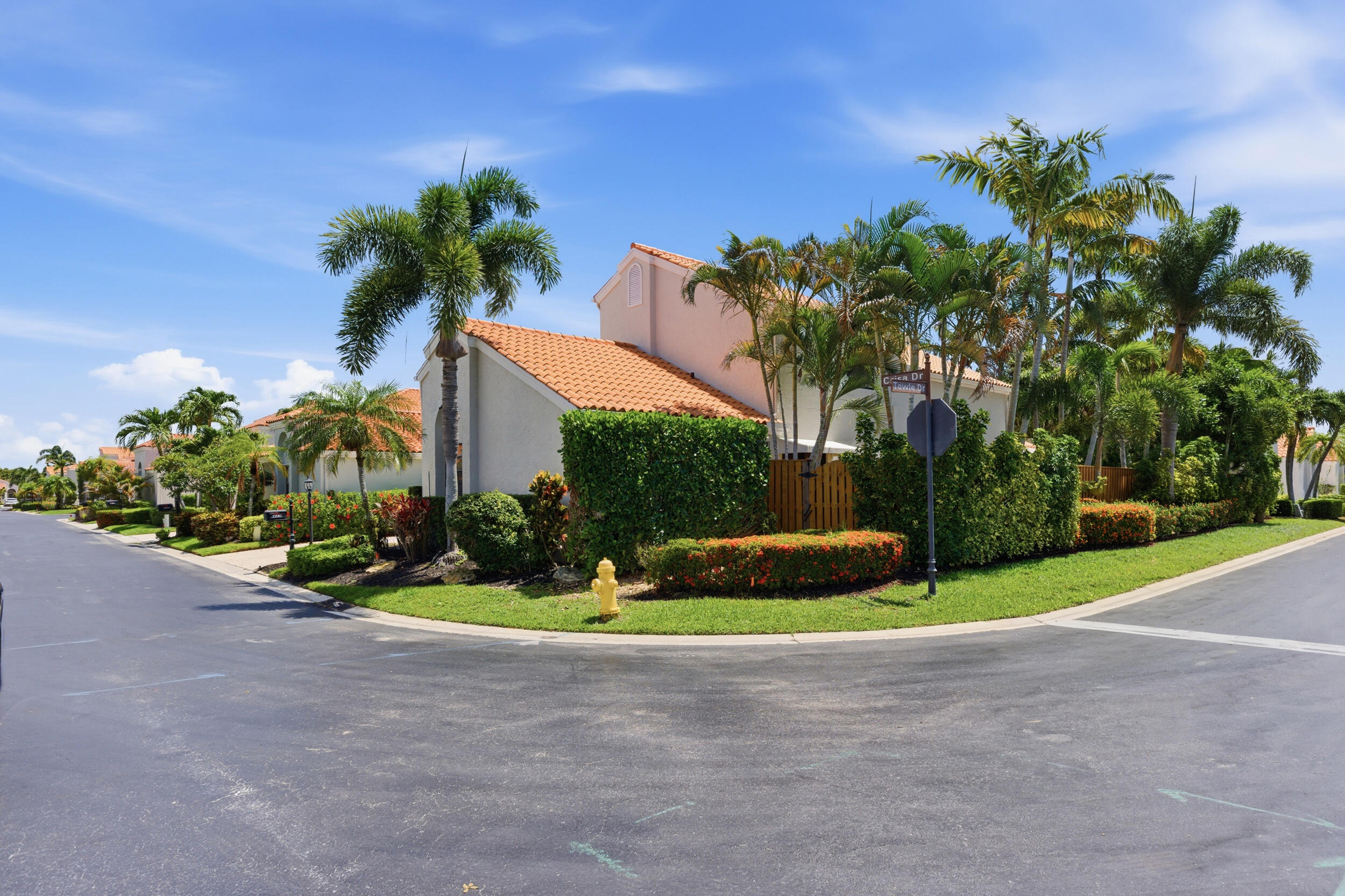 CRYSTAL POINTE 4 - Residential
