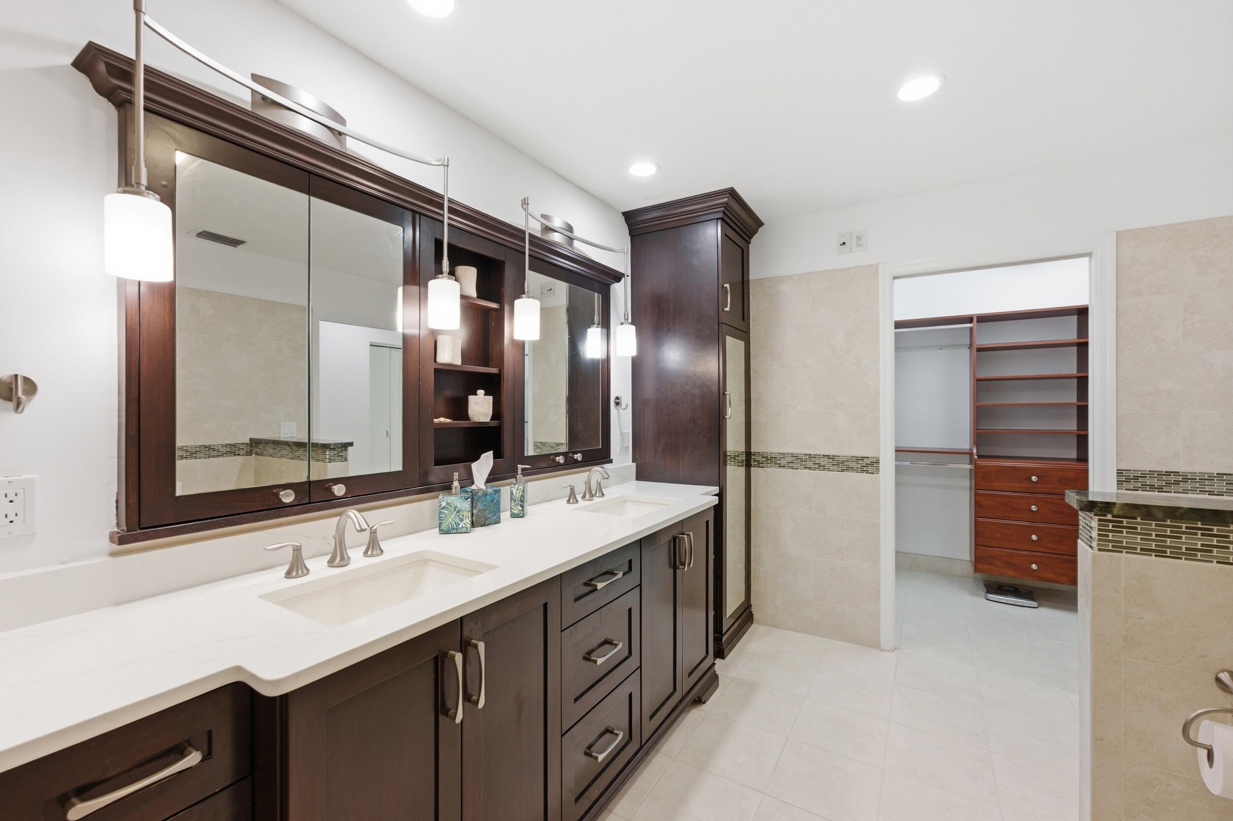 CRYSTAL POINTE 4 - Residential