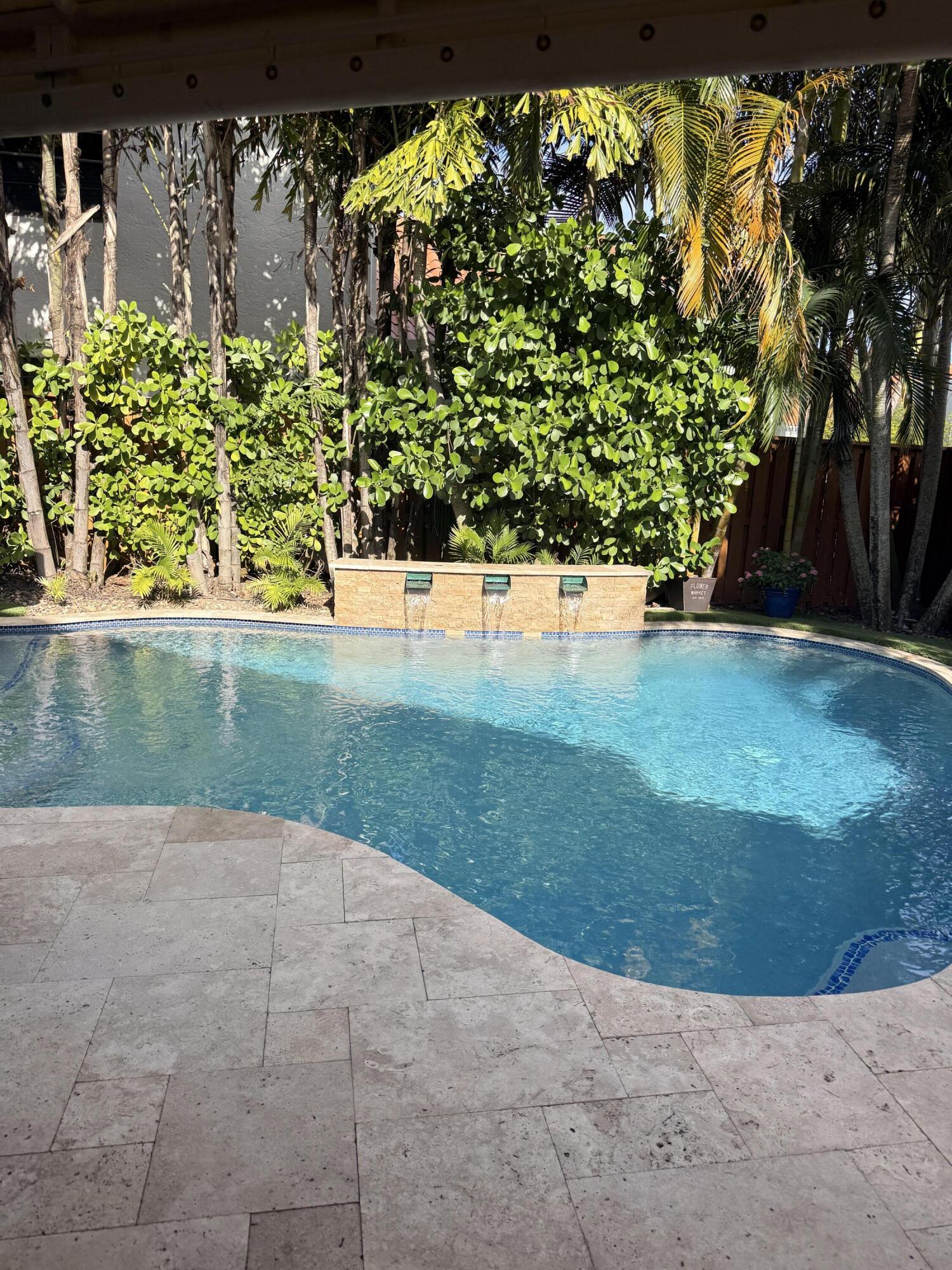 CRYSTAL POINTE 4 - Residential