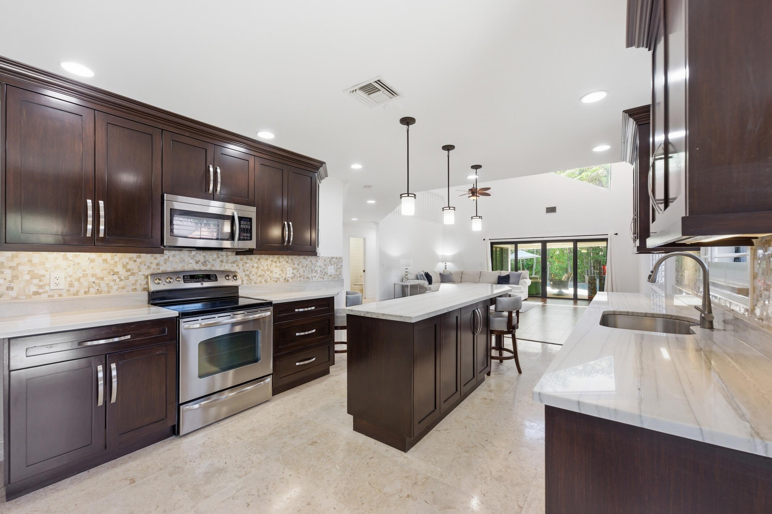 CRYSTAL POINTE 4 - Residential