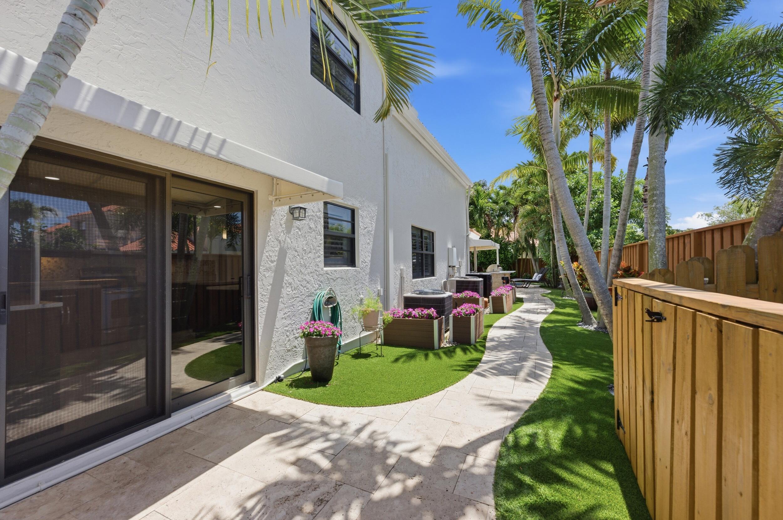 CRYSTAL POINTE 4 - Residential