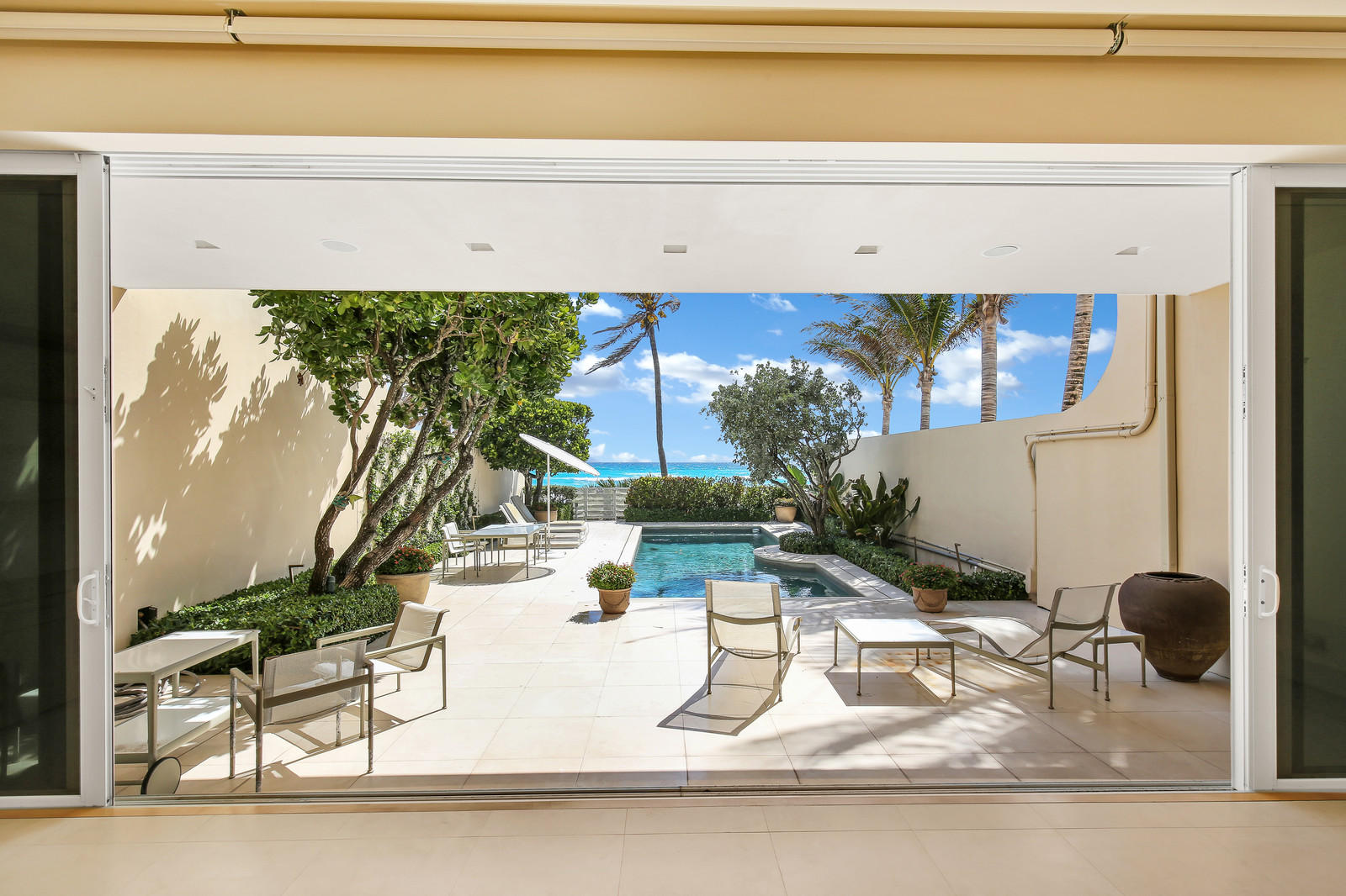 RESIDENCES AT SLOANS CURVE - Residential