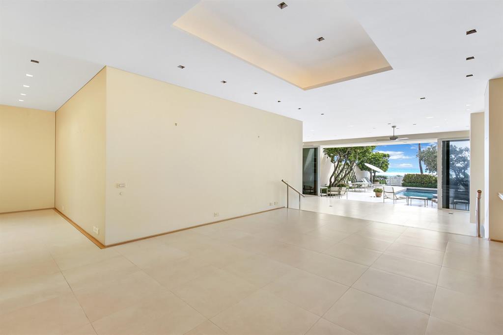 RESIDENCES AT SLOANS CURV - Residential