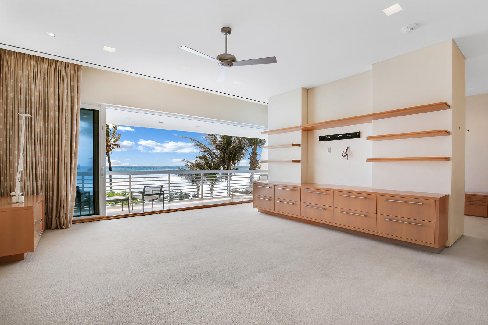 RESIDENCES AT SLOANS CURVE - Residential