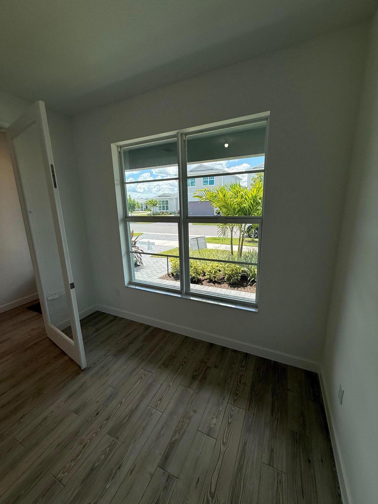 SOUTHERN GROVE PARCEL 28 REPLAT - Residential Lease