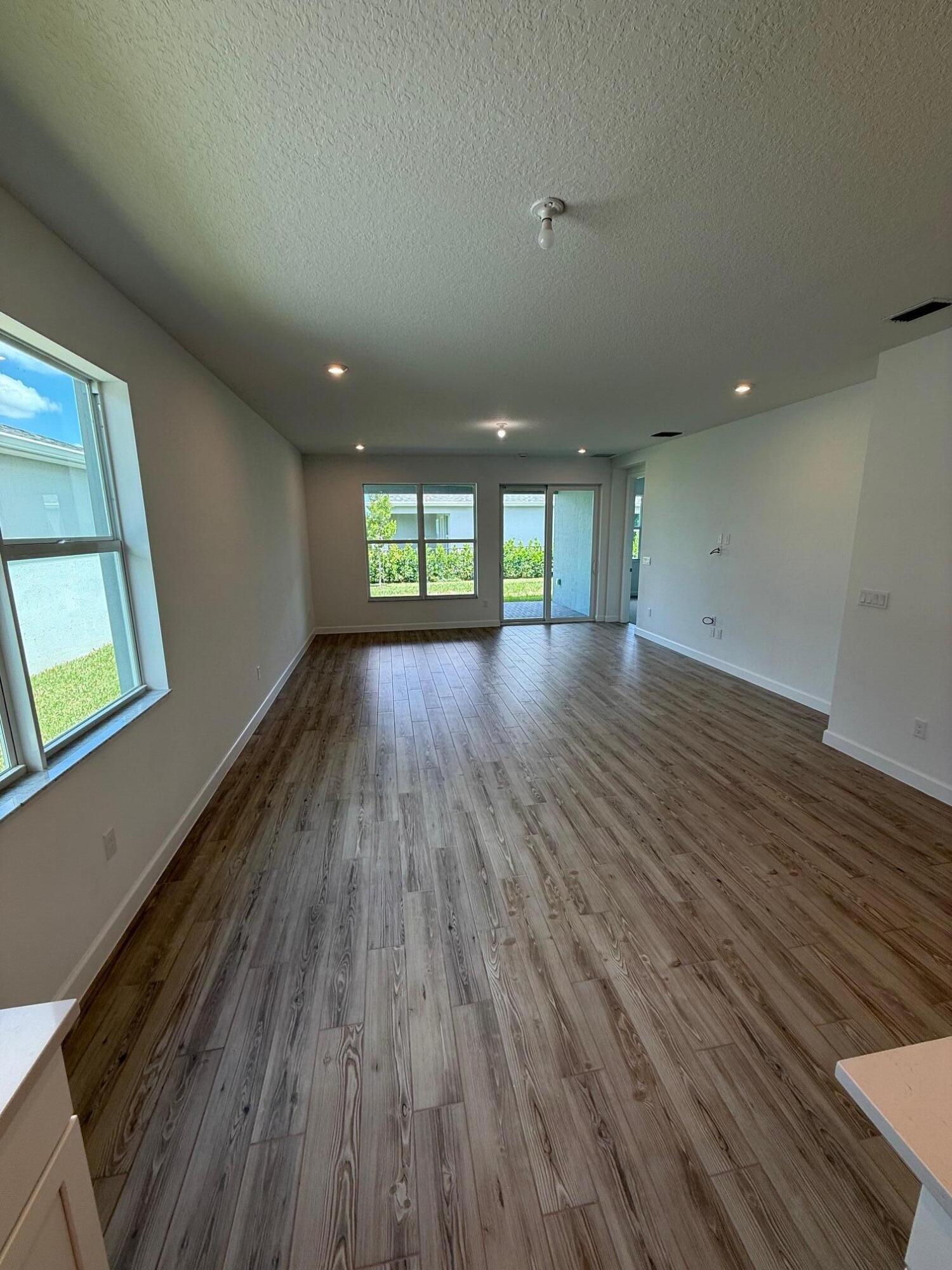 SOUTHERN GROVE PARCEL 28 REPLAT - Residential Lease