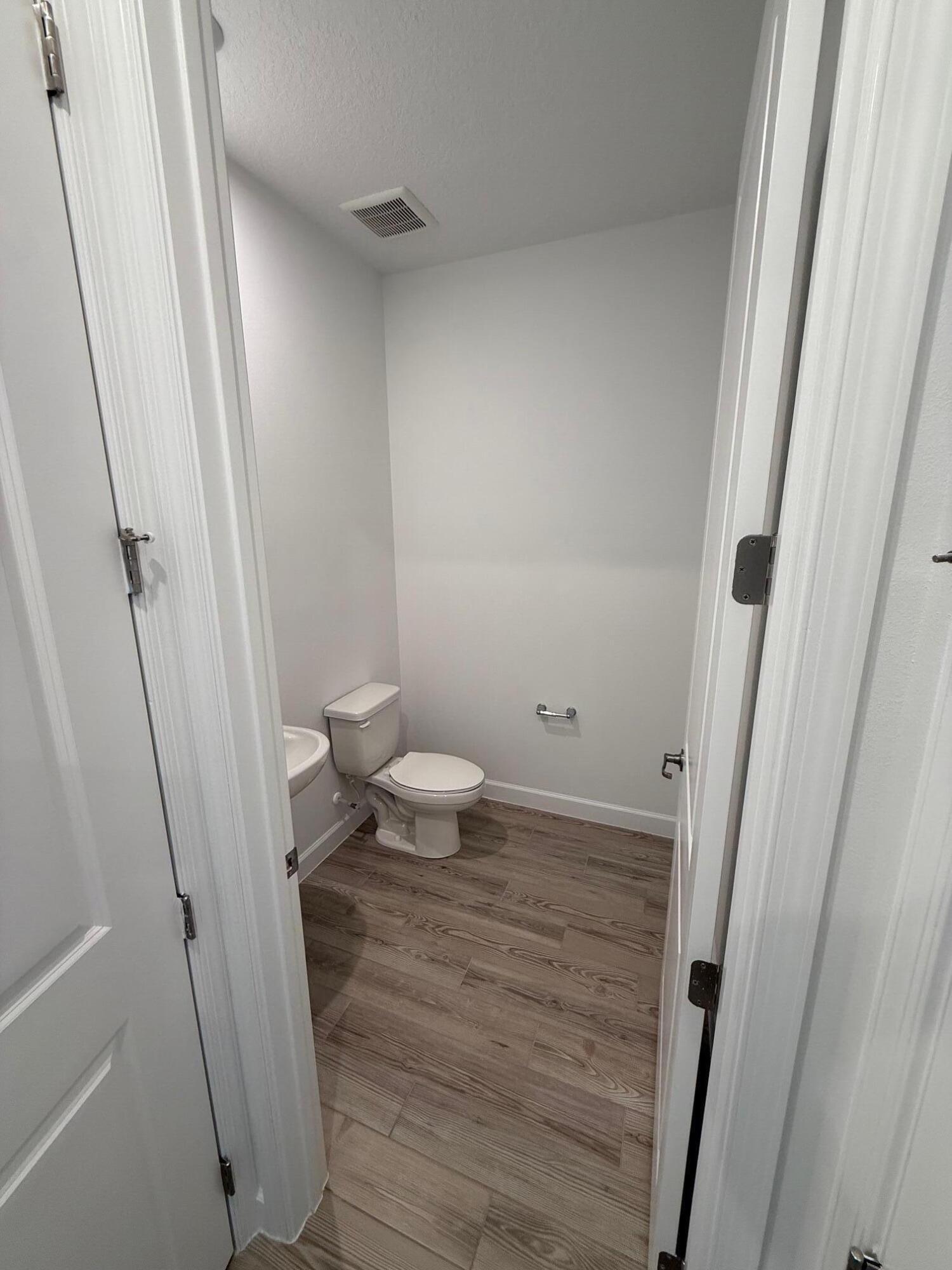 SOUTHERN GROVE PARCEL 28 REPLAT - Residential Lease