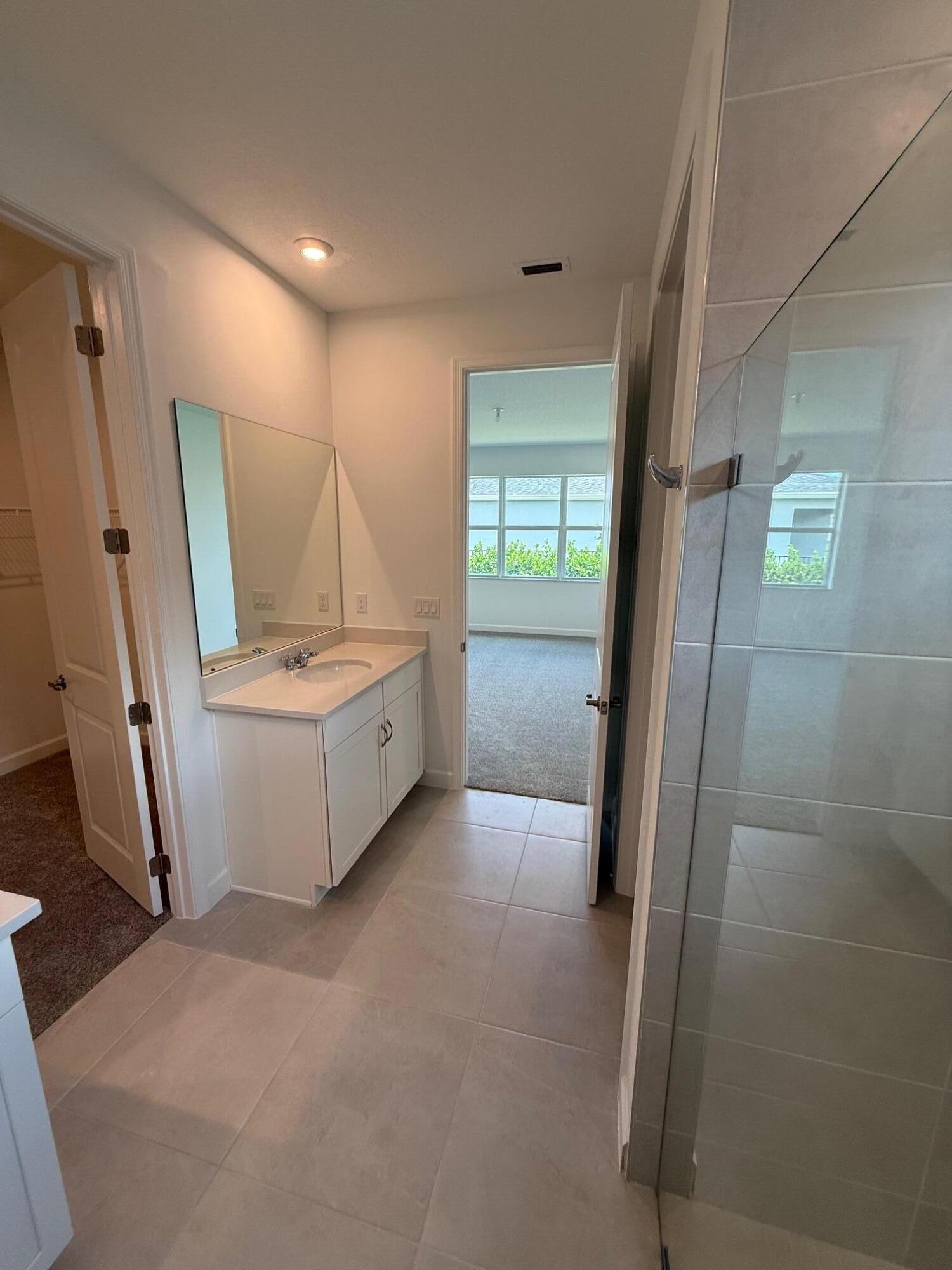 SOUTHERN GROVE PARCEL 28 REPLAT - Residential Lease