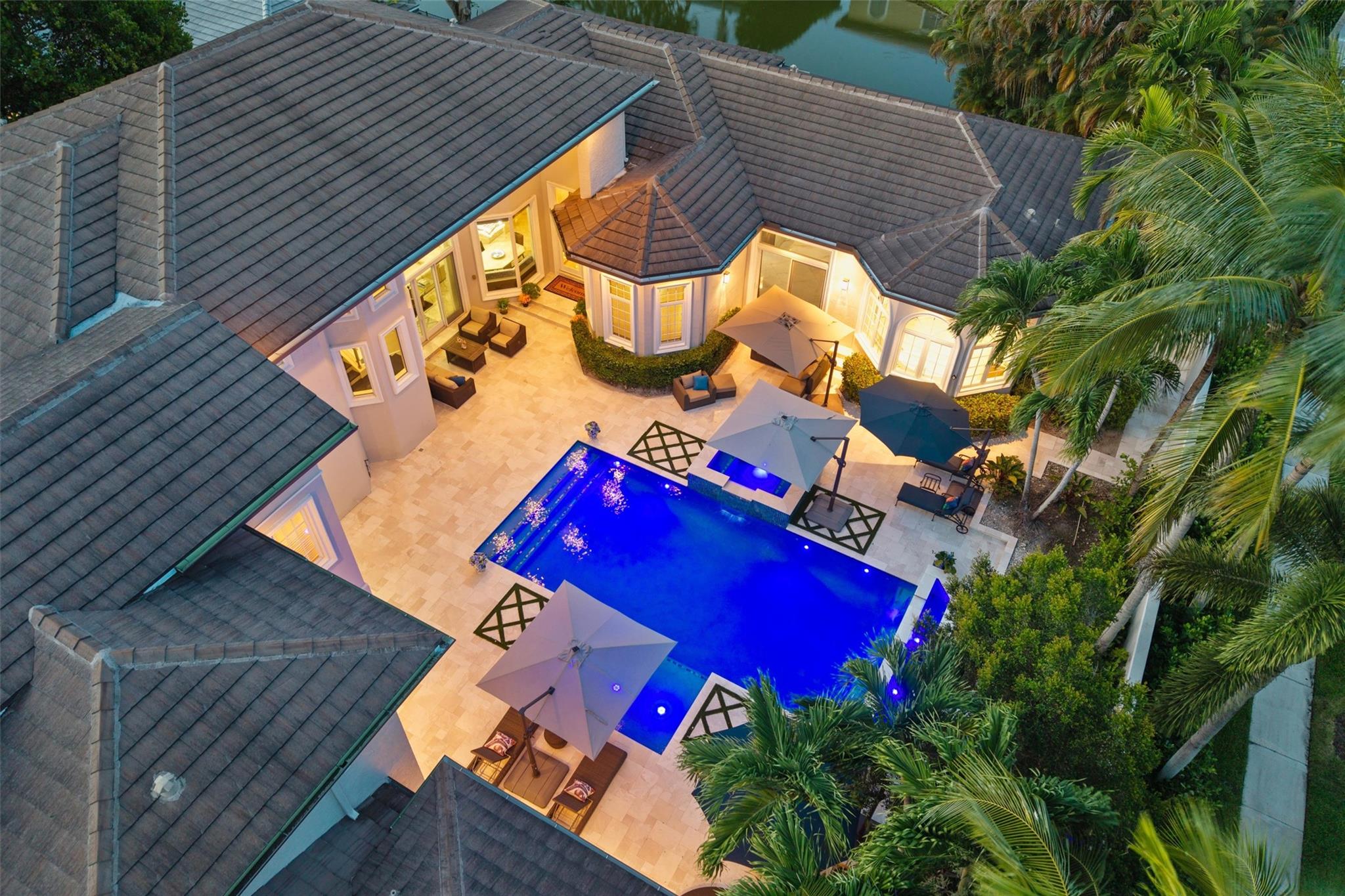 580 Carrotwood Ter