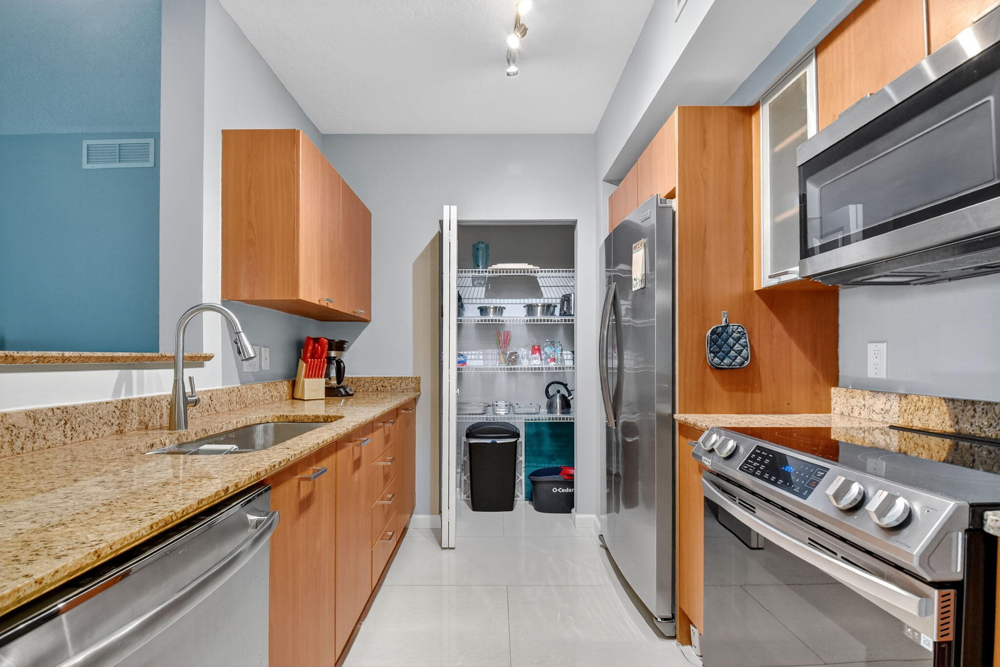 MARINA VILLAGE AT BOYNTON BEACH CONDO - Residential