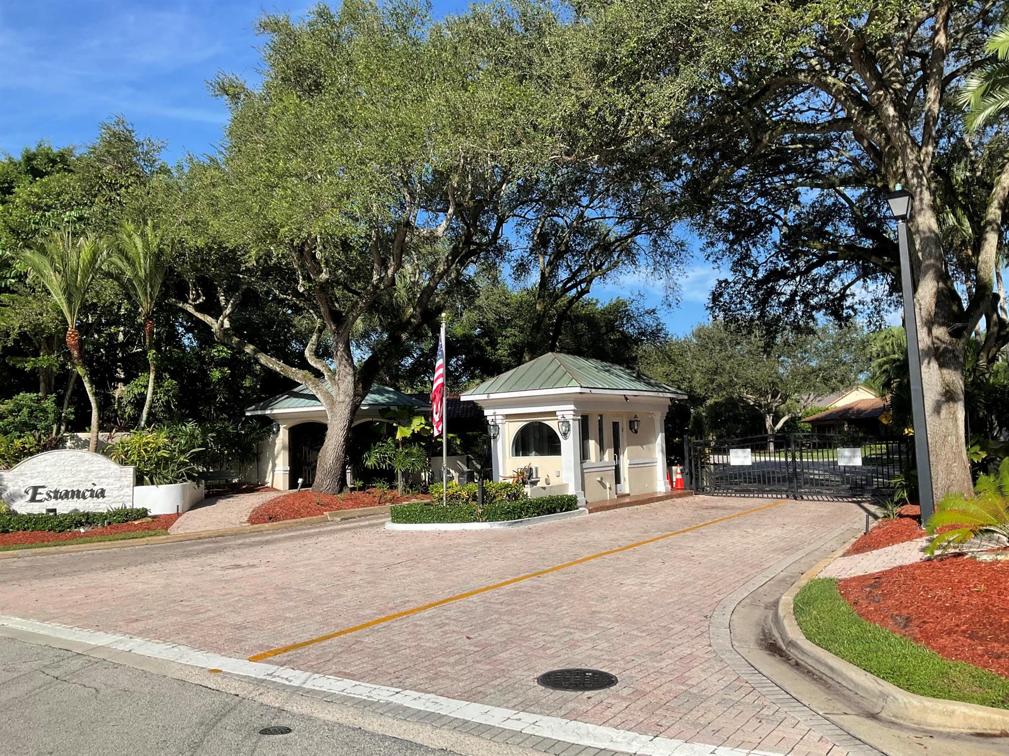 ESTANCIA - Residential
