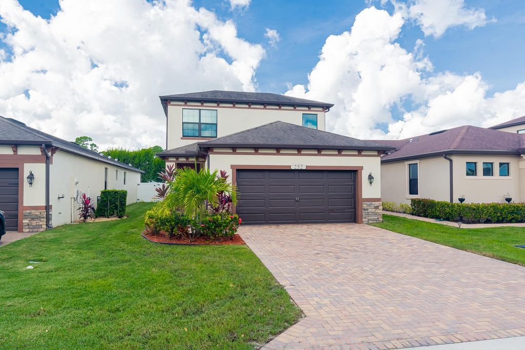 Photo of 252 SE Via Visconti, Port Saint Lucie, FL 34952 (MLS # R11121499)