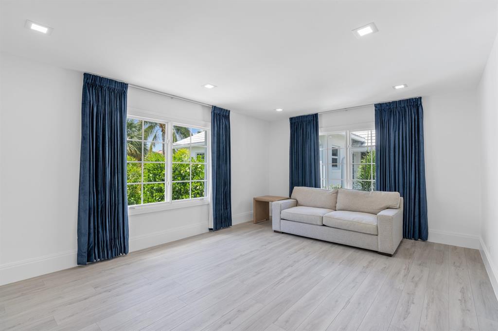 ROYAL PARK - Residential