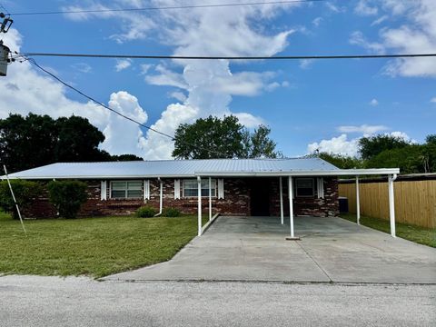 1397 Lake Drive W Okeechobee FL 34974