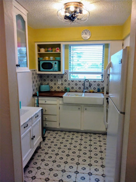 Tiny photo for 1717 Rodman Street #18, Hollywood, FL 33020 (MLS # B26084855)