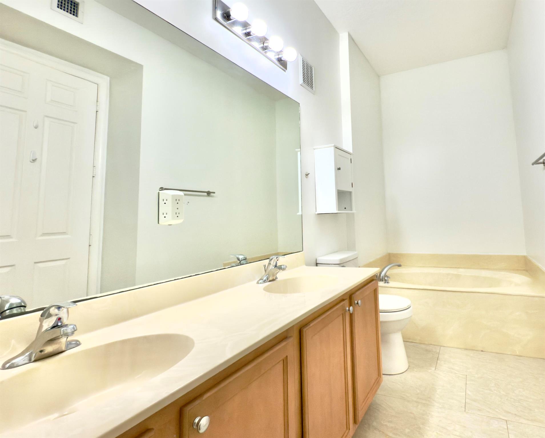 PROMENADE AT TRADITION NO - Residential Lease