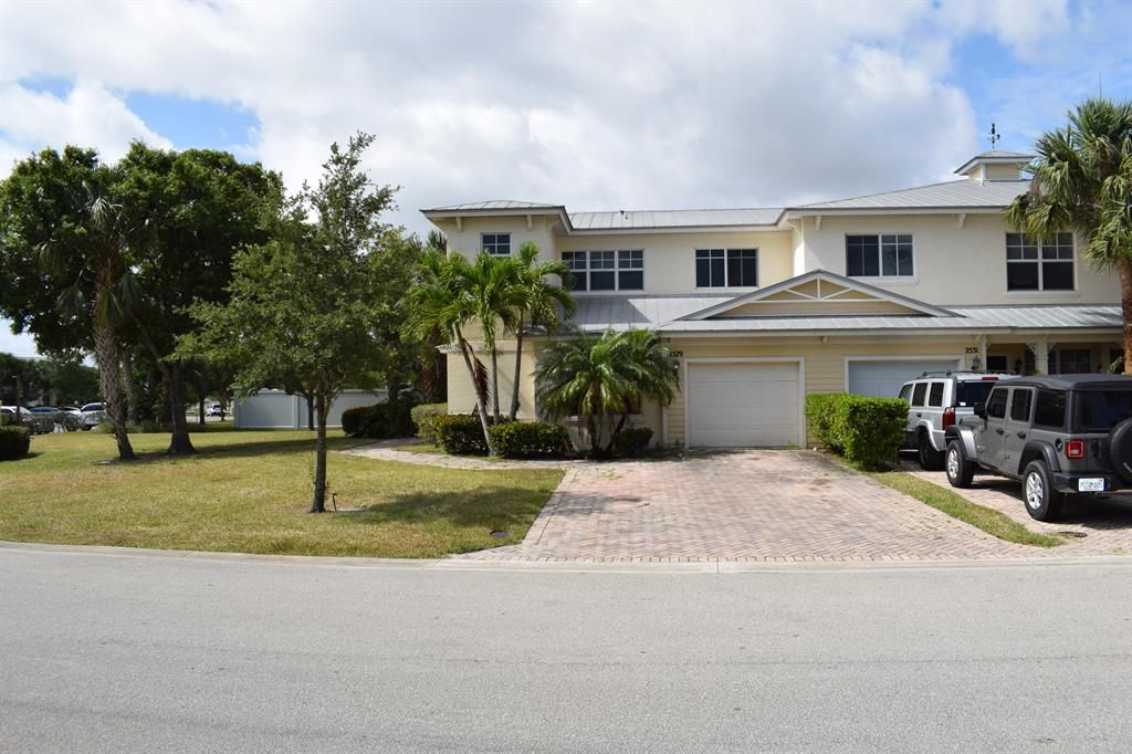 Photo of 2529 Creekside Drive, Fort Pierce, FL 34950 (MLS # R10718791)