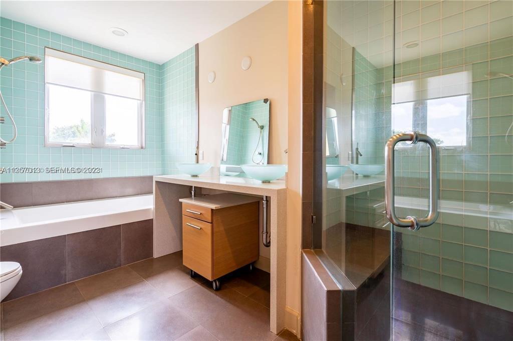 LAUDERDALE BEACH EXT UNIT - Residential