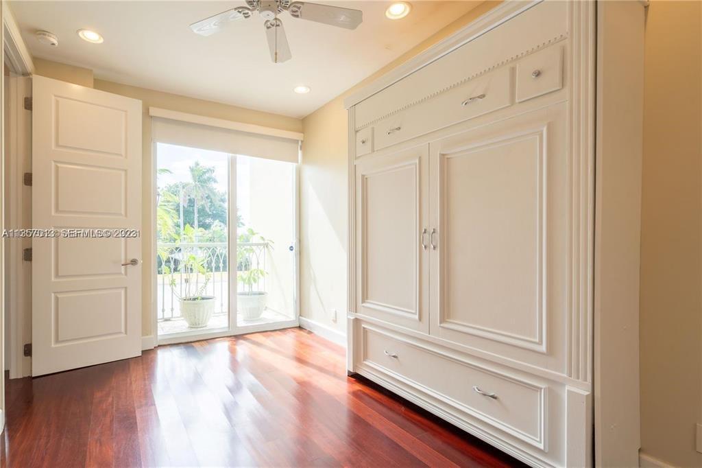 LAUDERDALE BEACH EXT UNIT - Residential