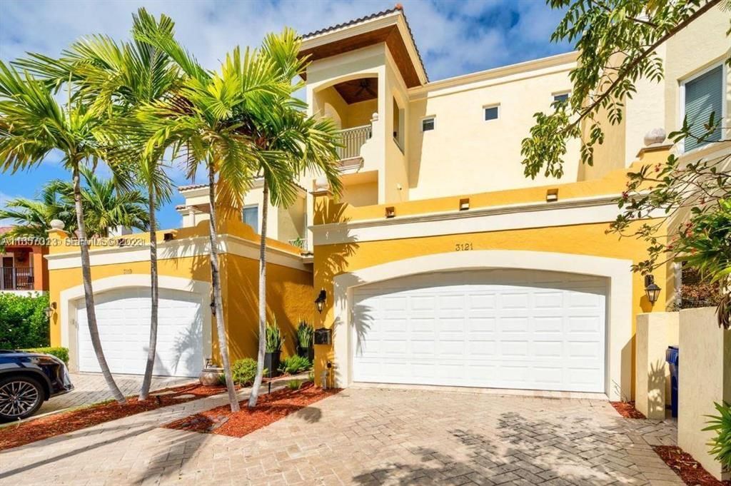 Photo of 3121 NE 26th Street, Fort Lauderdale, FL 33305 (MLS # B26030223)
