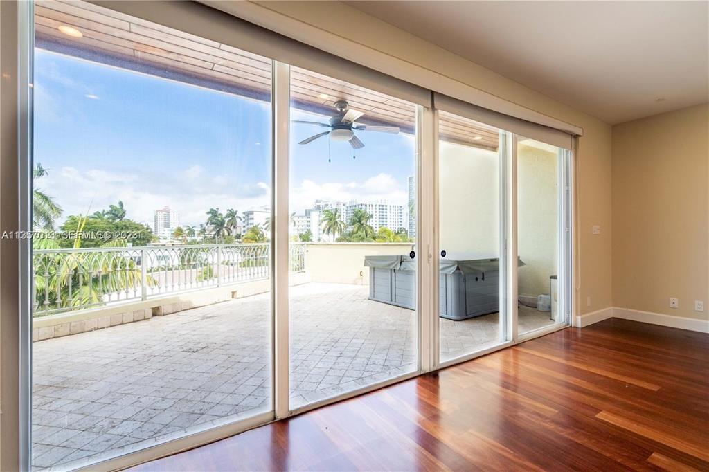 LAUDERDALE BEACH EXT UNIT - Residential