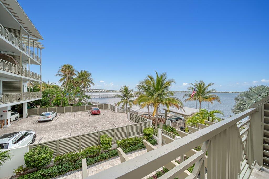 41 SW Seminole Street 205