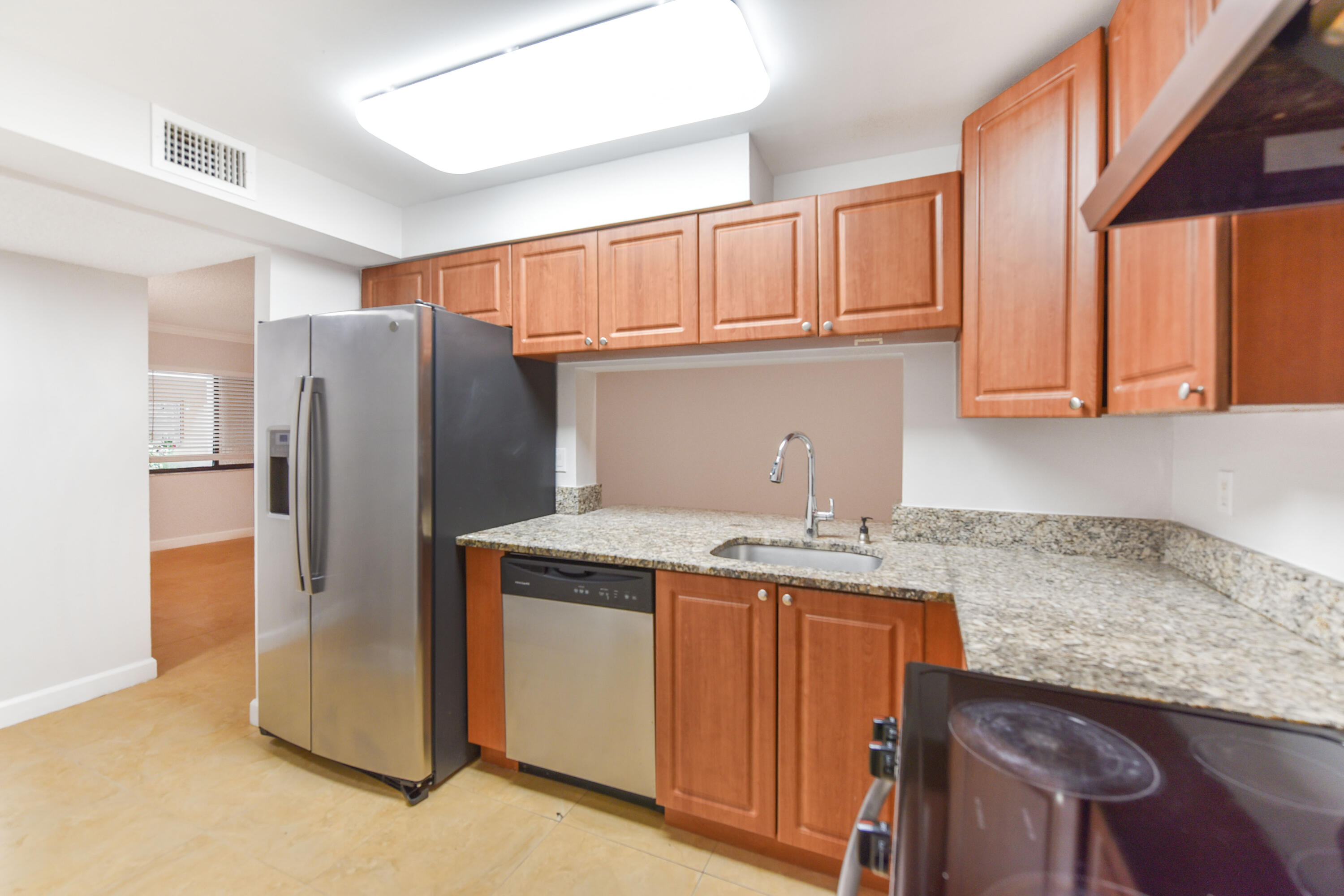 6053 10th 140 Avenue N 140