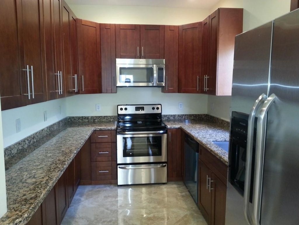 Photo of 310 NE 36th St, Oakland Park, FL 33334 (MLS # F10439037)