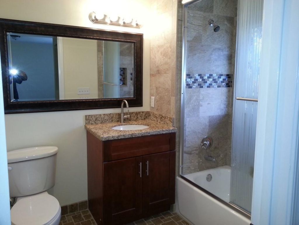 Photo of 310 NE 36th St, Oakland Park, FL 33334 (MLS # F10439037)