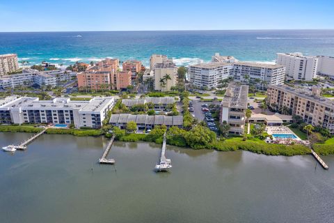 A home in South Palm Beach