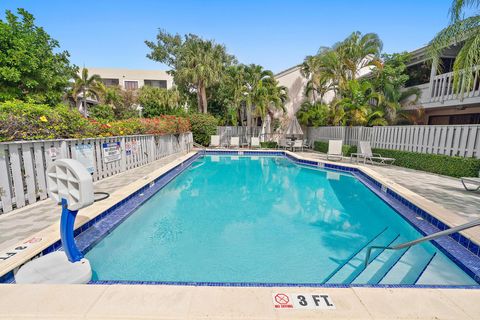 A home in South Palm Beach