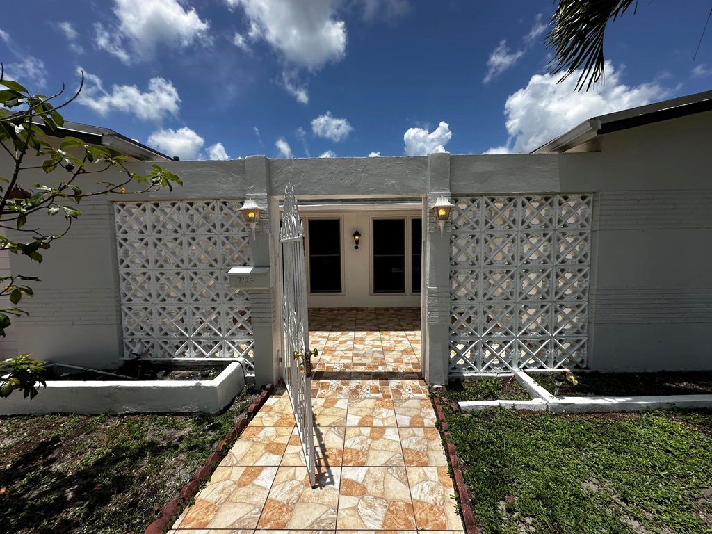 Photo of 7725 Grandview Boulevard #7725, Miramar, FL 33023 (MLS # R11097669)