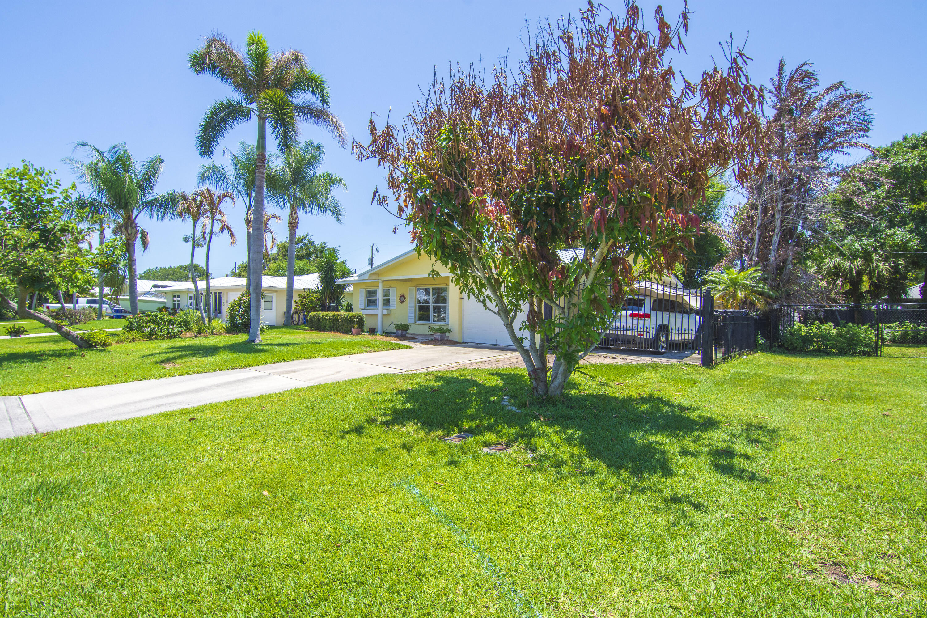 475 19th Place, Vero Beach, FL, 32960/$359,000 2 475 19th Place