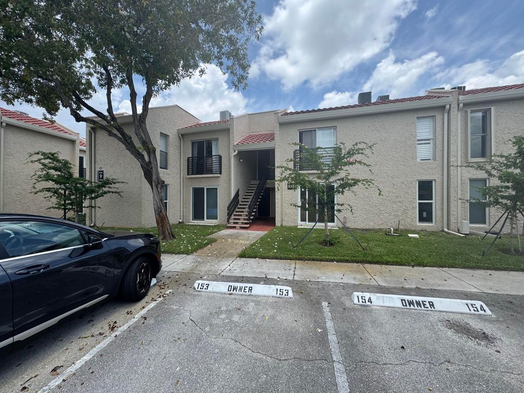 Photo of 5354 NE 6th Avenue #C9, Oakland Park, FL 33334 (MLS # B26028130)
