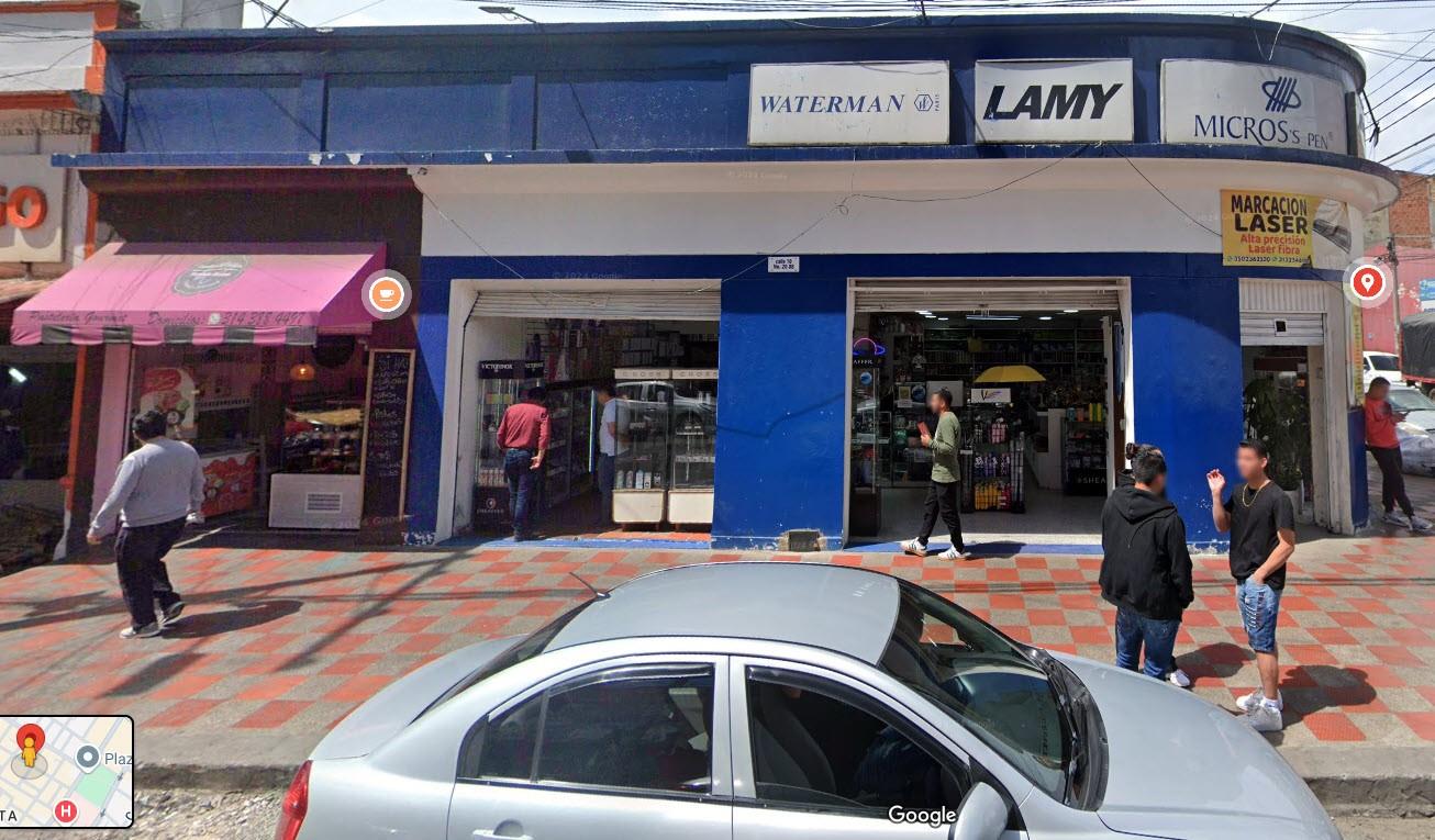 Excellent Investment Opportunity in the Heart of San Andresito (San José). Located directly across from the historic warehouses, this corner building sits at a prime location—just steps away from the Puerto PrÃncipe shopping center and the busiest commercial hubs in the area. The neighborhood is thriving with residential, commercial, and industrial development, making it ideal for rental income, launching new businesses, or becoming part of the area's ongoing urban growth. The entire district is undergoing revitalization and expansion. Don’t miss the chance to make a smart and profitable investment. Now is the time to enter the market and grow. This is the perfect business location in Bogotá—don’t let it slip away!