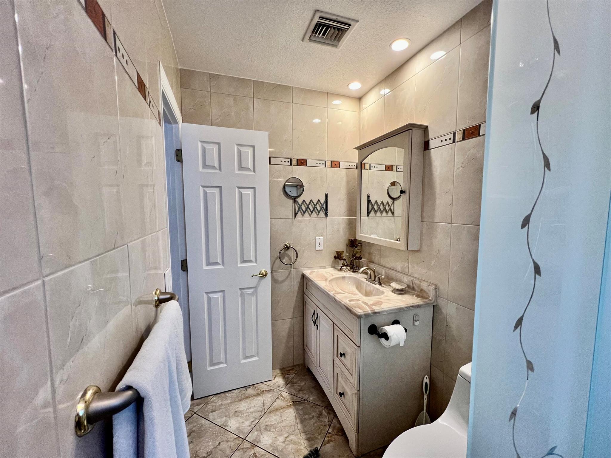 MELALEUCA GARDENS CONDO - Residential