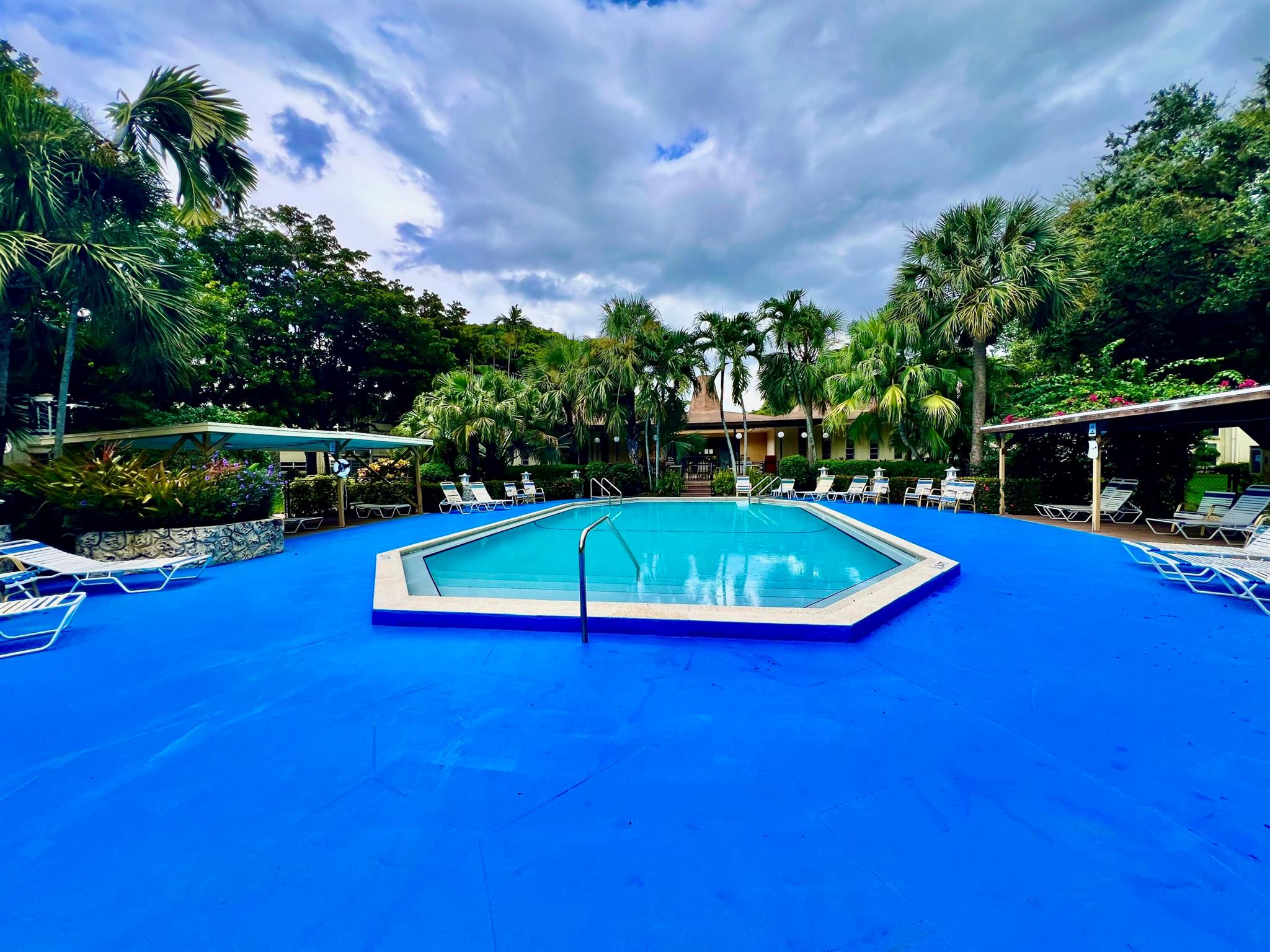 MELALEUCA GARDENS CONDO - Residential