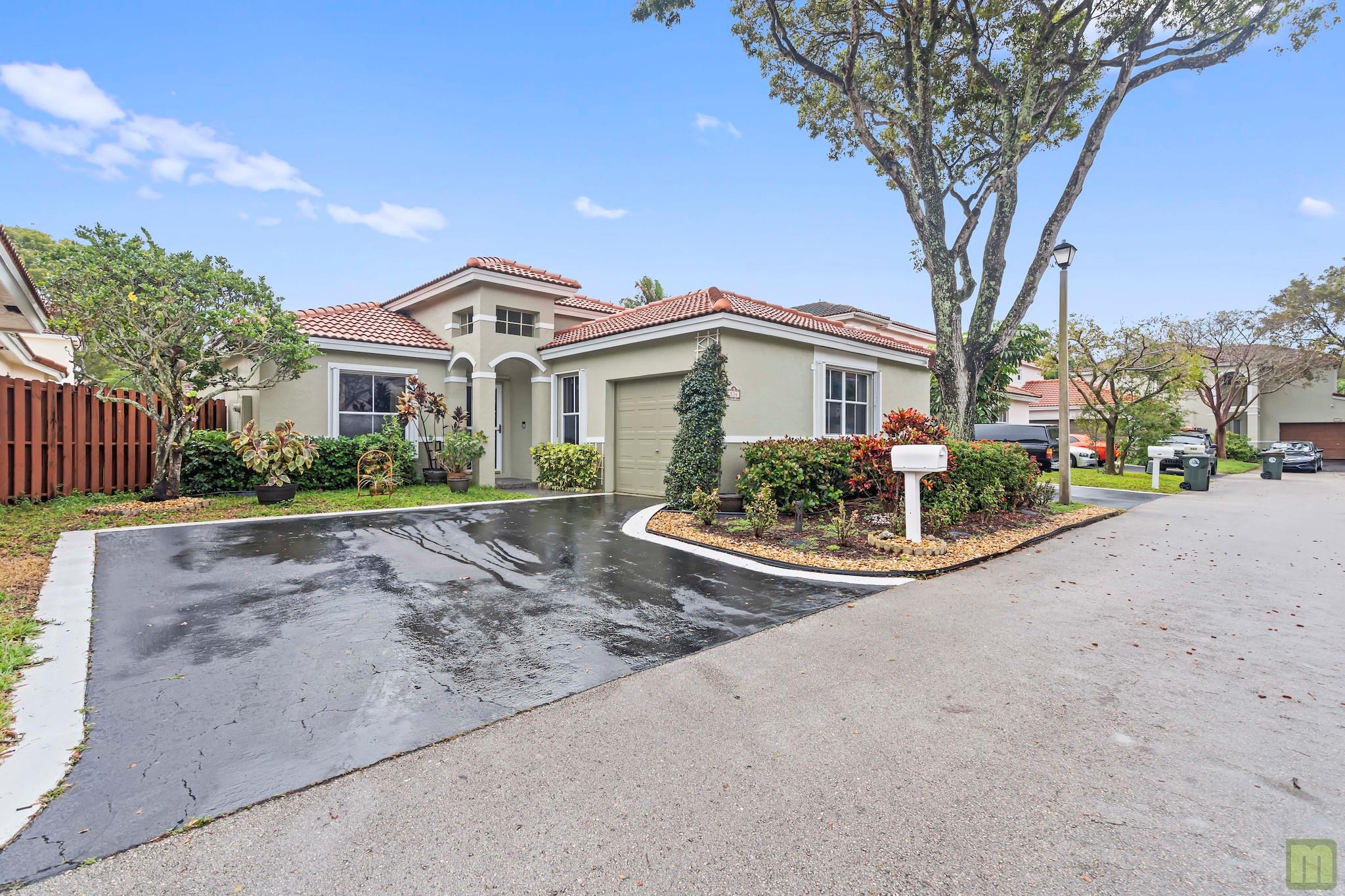 La Margarita 147-48 B - Residential