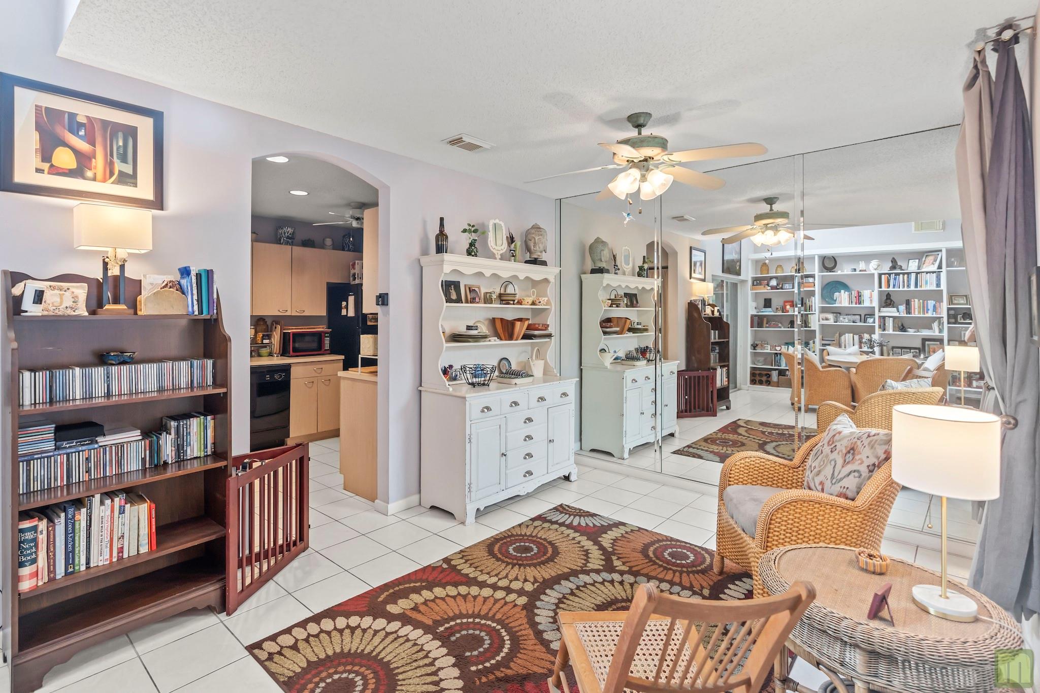 La Margarita 147-48 B - Residential