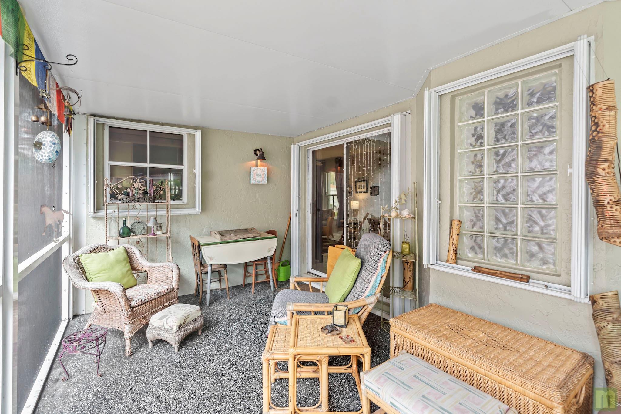 La Margarita 147-48 B - Residential