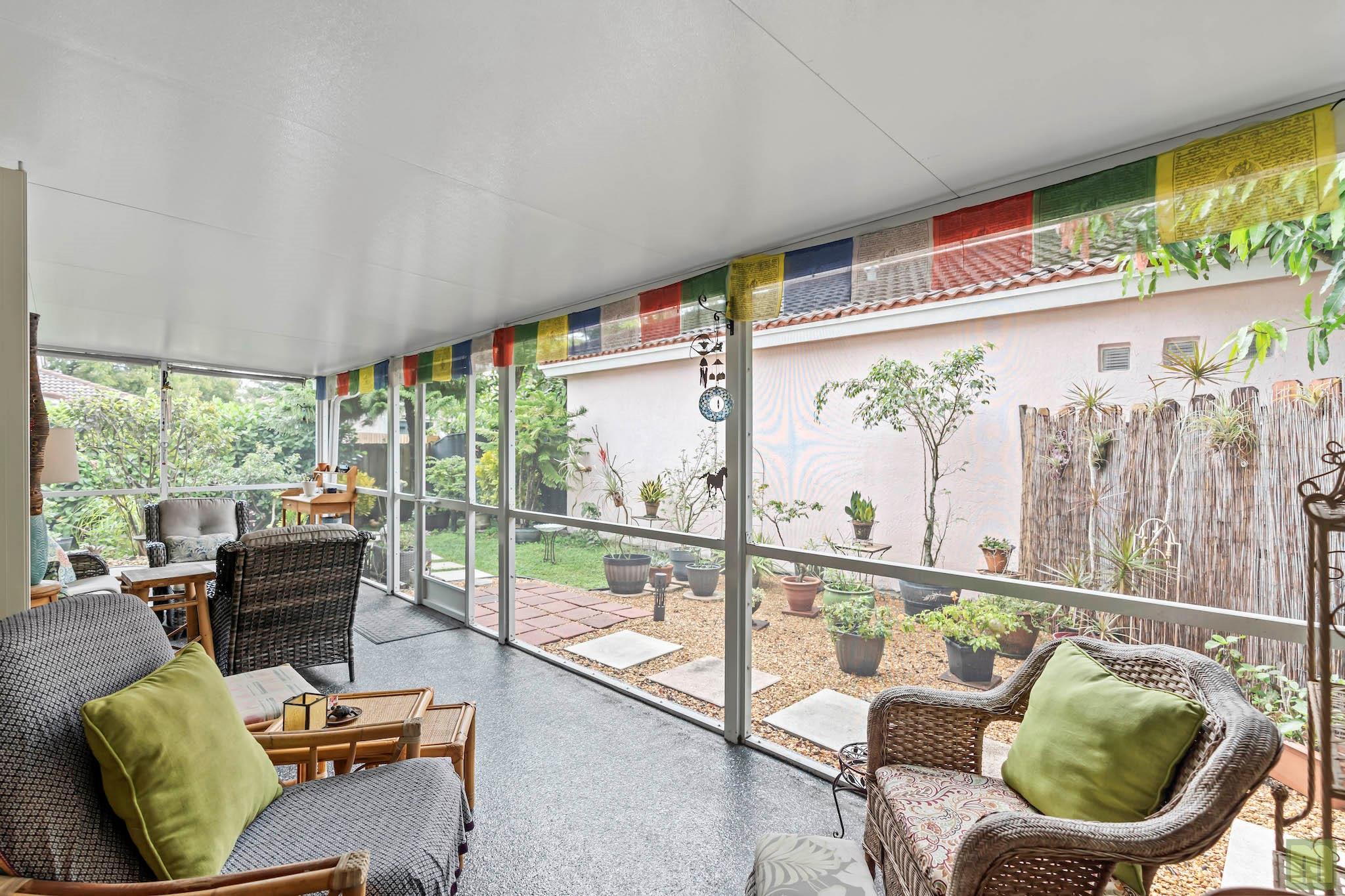 La Margarita 147-48 B - Residential