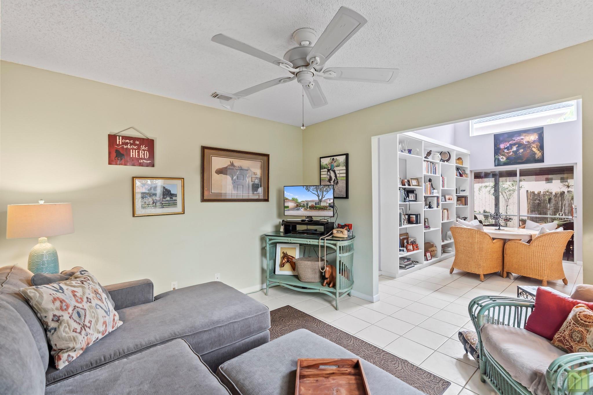 La Margarita 147-48 B - Residential