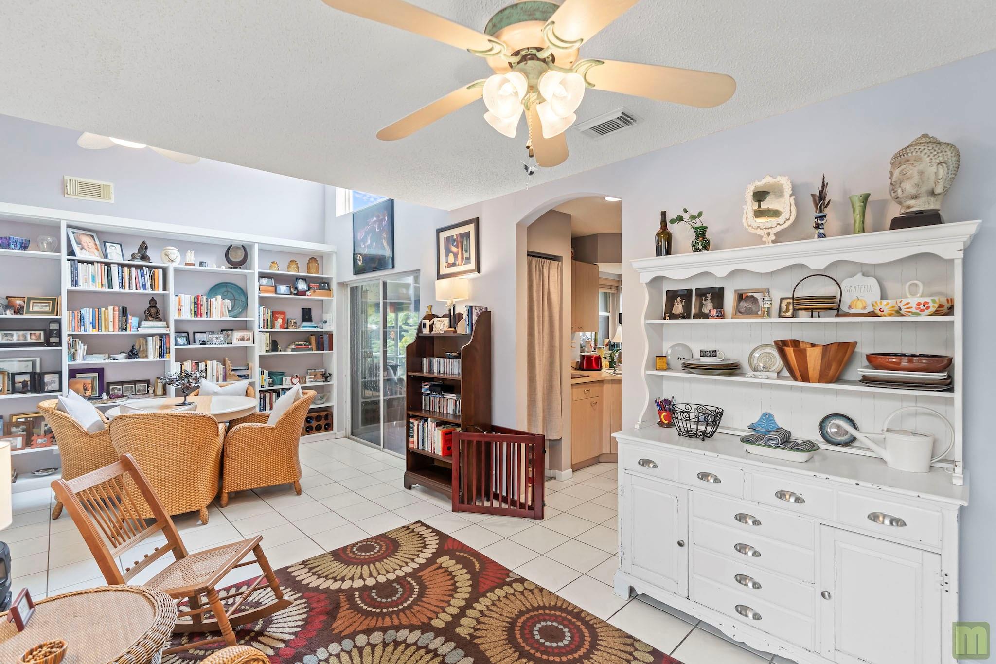 La Margarita 147-48 B - Residential