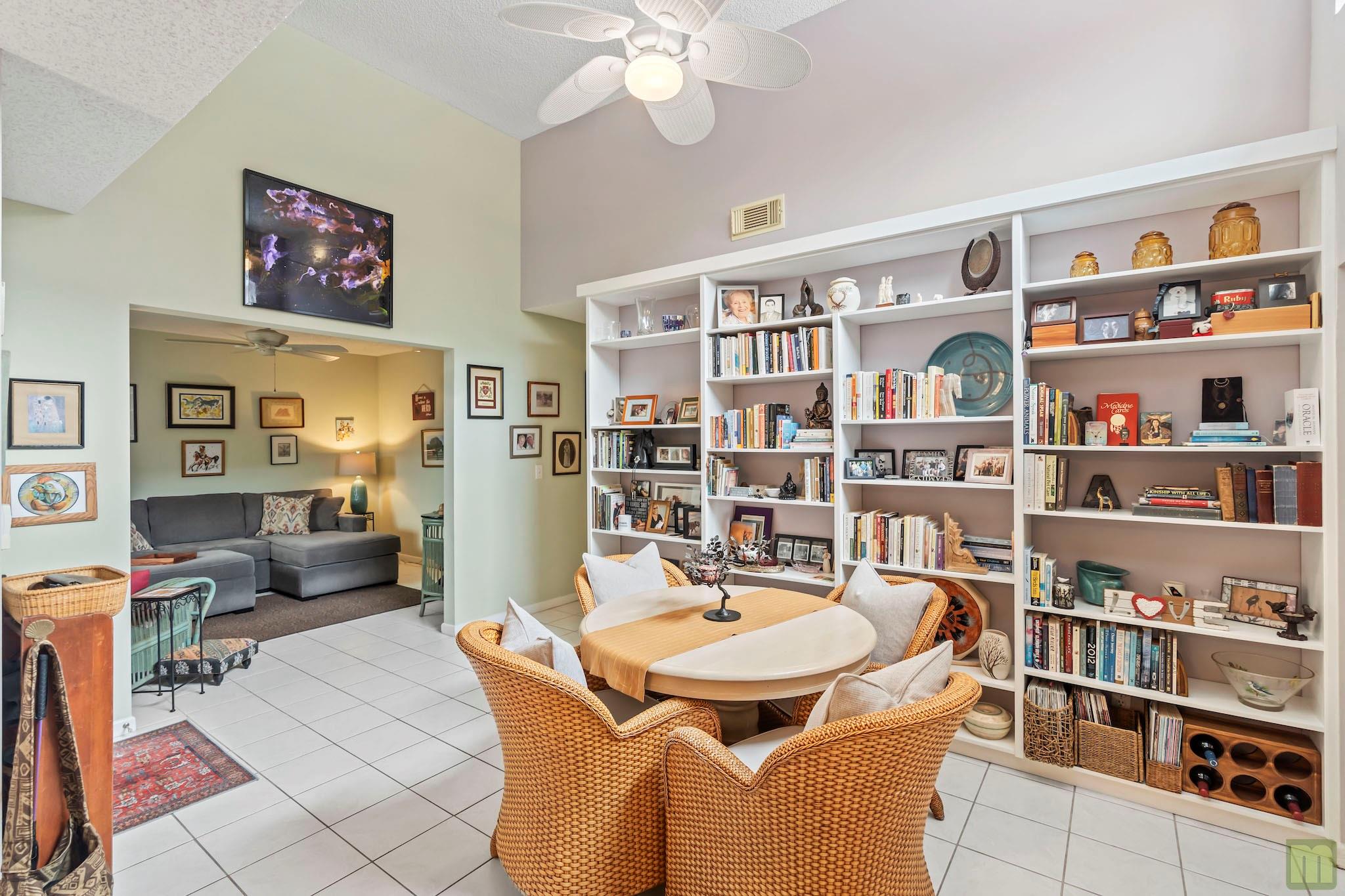 La Margarita 147-48 B - Residential