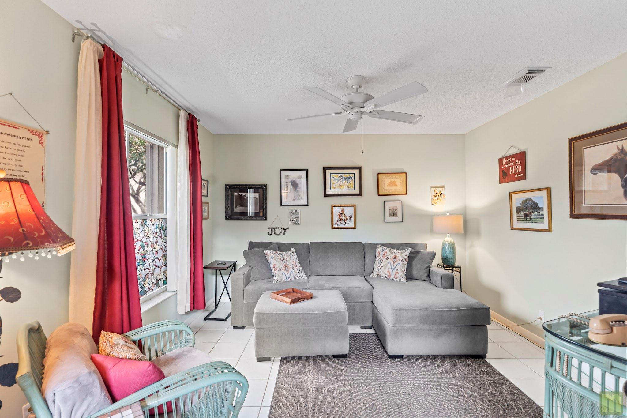 La Margarita 147-48 B - Residential